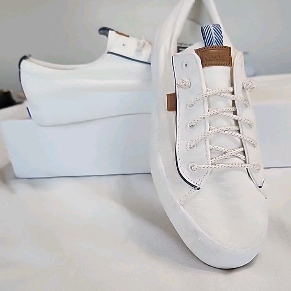 Keds Kickback Canvas Nautical Slip On Casual Sneakers White Blue Trim Women's 9